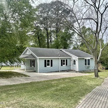 Buy this 3 bed house on 418 Mulberry Street in Williamston, NC 27892