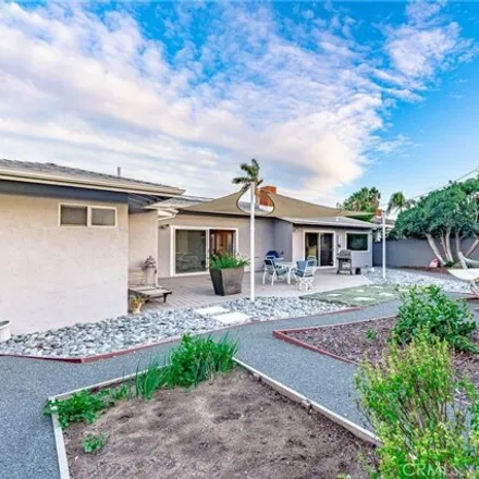 Image 3 - 3855 Shad Place, Los Angeles, CA 90732, USA - House for sale