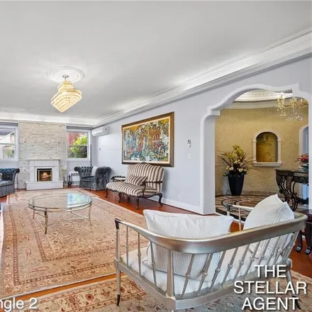 Image 6 - 514 Oriental Boulevard, New York, NY 11235, USA - Townhouse for sale