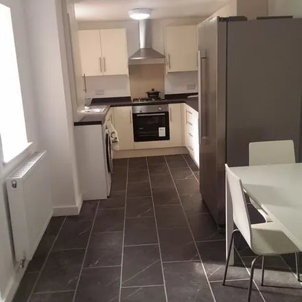 Rent this 6 bed apartment on 27 Saxony Road in Liverpool, L7 8RT