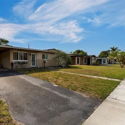 Image 4 - 641 Sw 67th Ter, Pembroke Pines, Florida, 33023 - House for sale