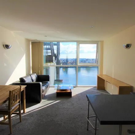 Rent this 1 bed apartment on 8slices Pizzeria in ExCeL Marina, Custom House