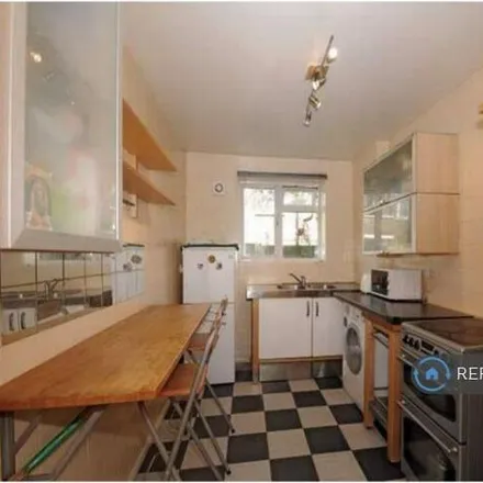 Image 4 - Grasmere Court, Palmerston Road, London, N22 8QR, United Kingdom - Apartment for rent