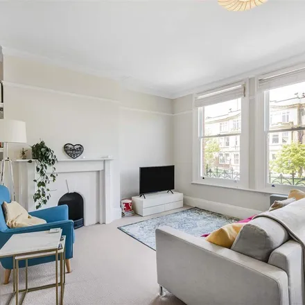 Rent this 2 bed apartment on Dryburgh Mansions in Erpingham Road, London