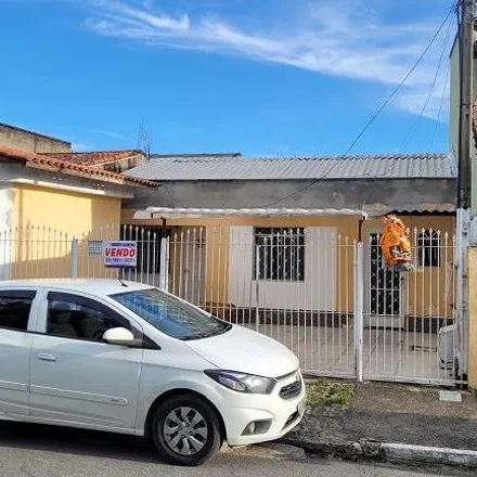 Buy this 3 bed house on Rua dos Eucaliptos in Mirante das Agulhas, Resende - RJ