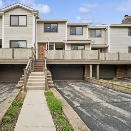Buy this 3 bed townhouse on unnamed road in Northbrook, IL 60062