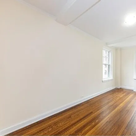 Image 2 - 47 East 64th Street, New York, NY 10065, USA - Apartment for rent
