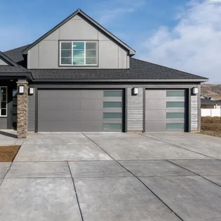 Buy this 3 bed house on Harlan Court in Richland, WA