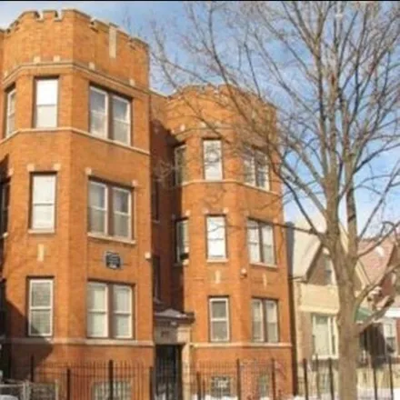 Rent this 3 bed house on 6840-6842 South Calumet Avenue in Chicago, IL 60619