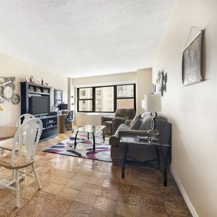 Buy this studio apartment on Murray Hill Mews in 159 East 37th Street, New York