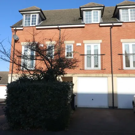 Rent this 3 bed townhouse on Threadcutters Way in Shepshed, LE12 9JY