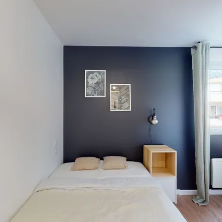 Rent this 1 bed apartment on 19 Rue du Petit Quevilly in 76100 Rouen, France