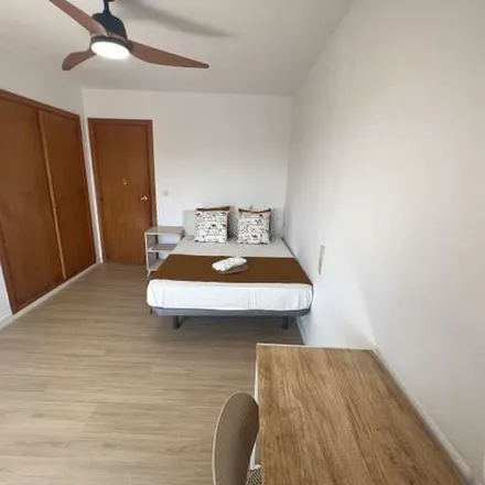 Rent this 5 bed apartment on Carrer del Batxiller in 13, 46010 Valencia