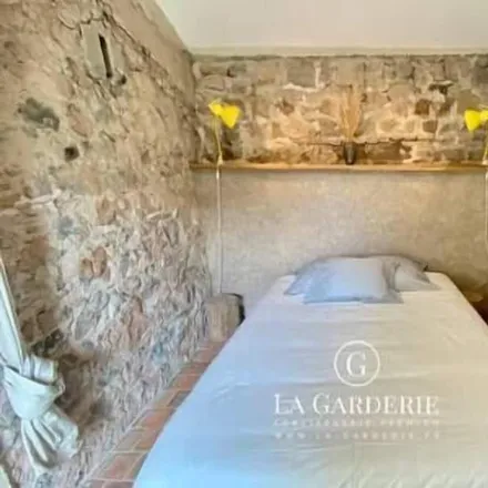Rent this 2 bed house on Le Pradet in Boulevard de Lattre de Tassigny, 83220 Le Pradet