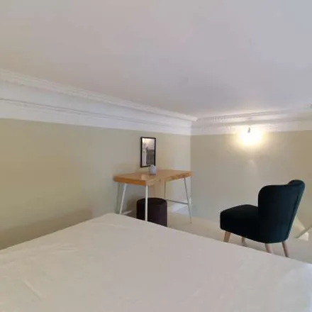 Rent this 2 bed apartment on Wilfried Martens in Rue Belliard - Belliardstraat, Brussels