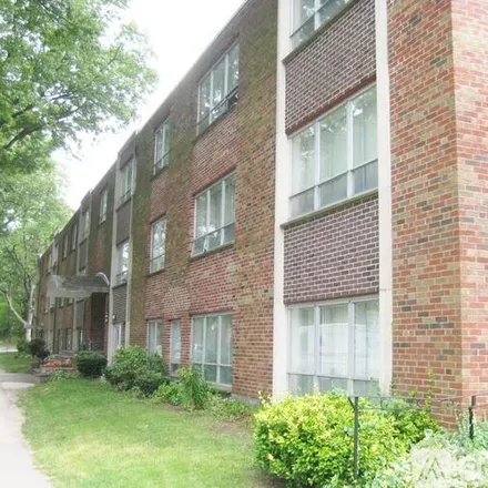 Image 2 - 530 VFW Parkway, Unit 104 - Apartment for rent