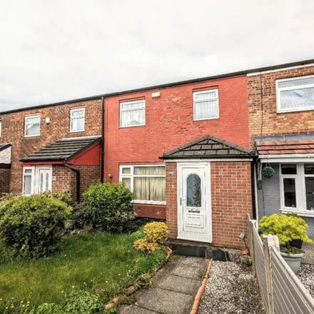 Buy this 3 bed townhouse on Kingfisher Drive in Farnworth, BL4 0RG