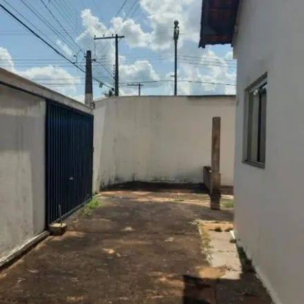 Buy this 3 bed house on Praça Alcides Junqueira in Alcides Junqueira, Ituiutaba - MG