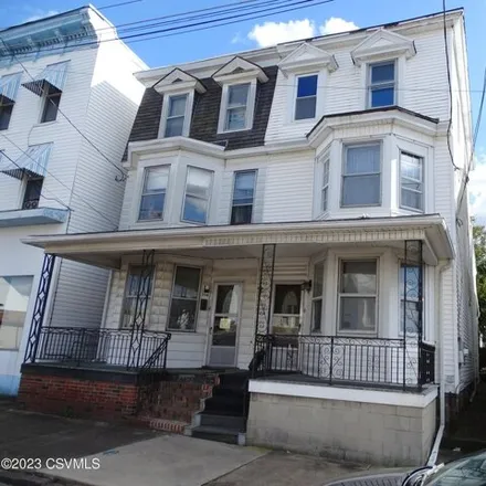 Rent this 3 bed apartment on Margie's Coin Laundry in West 3rd Street, Mount Carmel