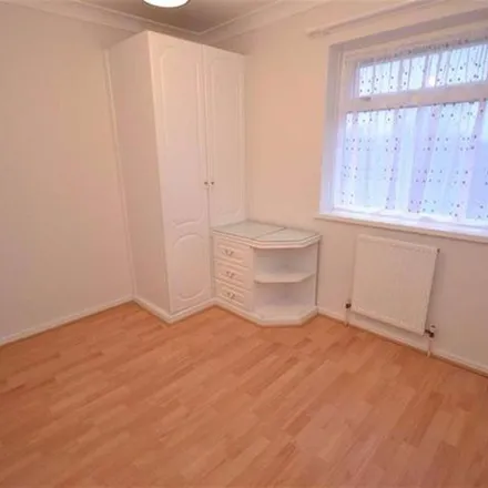 Rent this 3 bed apartment on Ringstead Garth in Hull, HU7 4LP