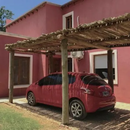 Rent this 3 bed house on José de San Martín in Partido de San Antonio de Areco, Duggan