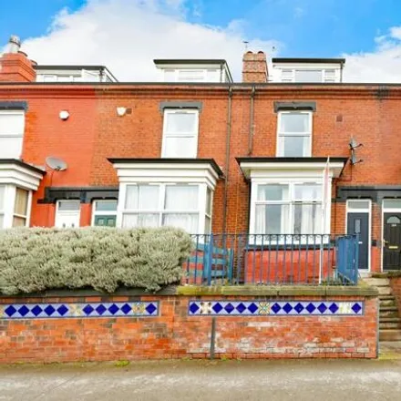 Buy this 4 bed townhouse on Back Burley Lodge Terrace in Leeds, LS6 1QB