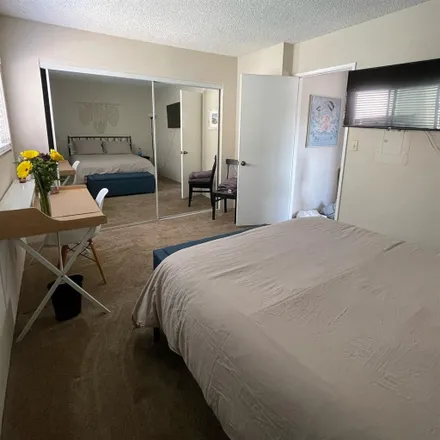Image 2 - 1621 Emerald Street, San Diego, CA 92109, USA - Room for rent