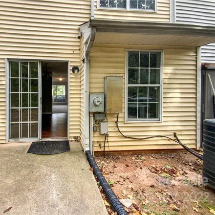 Image 5 - 6218 Windsor Gate Lane, Charlotte, NC 28215, USA - Townhouse for sale