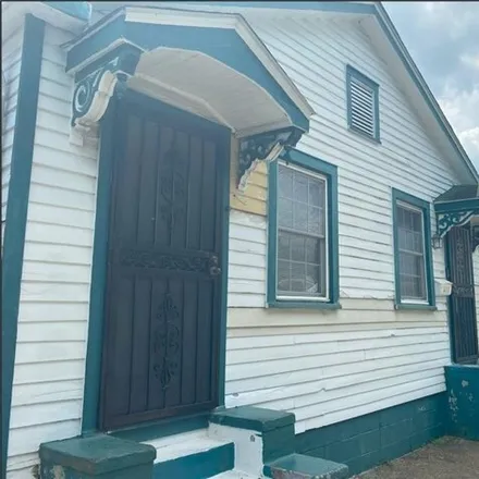 Buy this 4 bed house on 1472 North Roman Street in New Orleans, LA 70116