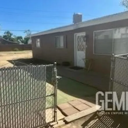 Buy this 3 bed house on 721 Lincoln Avenue in Seguro, Kern County