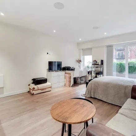 Rent this studio apartment on Griffin House in Beaufort Square, London