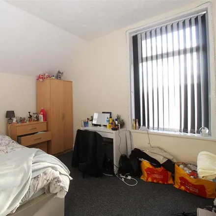 Image 2 - 87 Pen-Y-Wain Road, Cardiff, CF24 4GG, United Kingdom - House for rent
