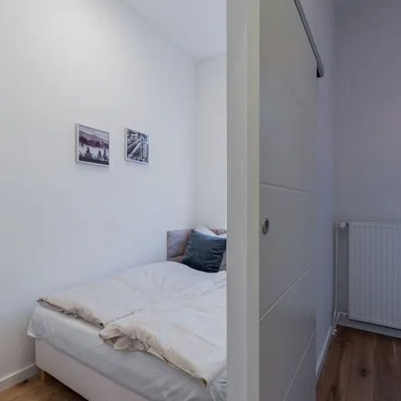 Rent this 2 bed apartment on Hagenstraße 51 in 10365 Berlin, Germany