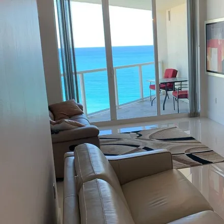 Image 5 - Sunny Isles Beach, FL - Apartment for rent