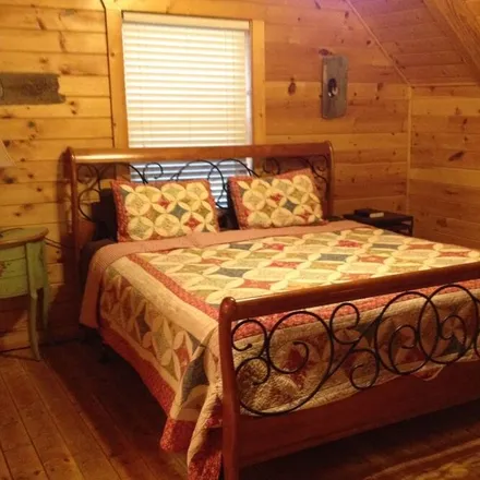 Rent this 2 bed house on Gatlinburg in TN, 37738
