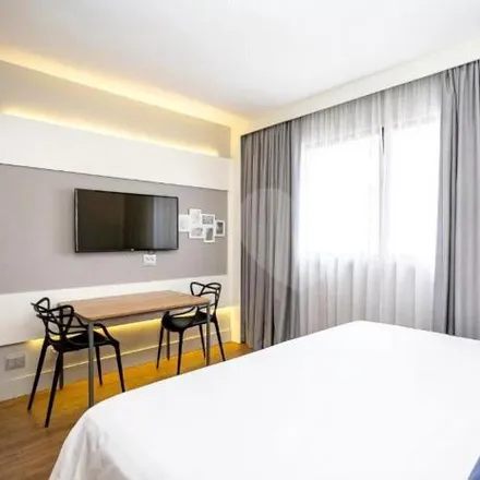 Buy this 1 bed apartment on Hotel Adágio Hesa in Avenida Silva Jardim 100, Água Verde
