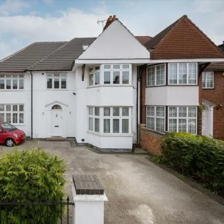 Buy this 6 bed duplex on H&P Food and Wine in 93 Cricklewood Lane, Childs Hill