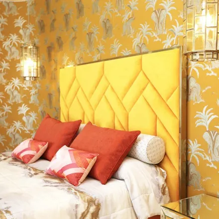 Rent this 5 bed apartment on Restaurante La Casa del Rey in Calle Santa Ana, 29680 Estepona