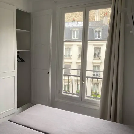 Image 5 - Square des Écrivains Combattants Morts pour la France, 75016 Paris, France - Apartment for rent