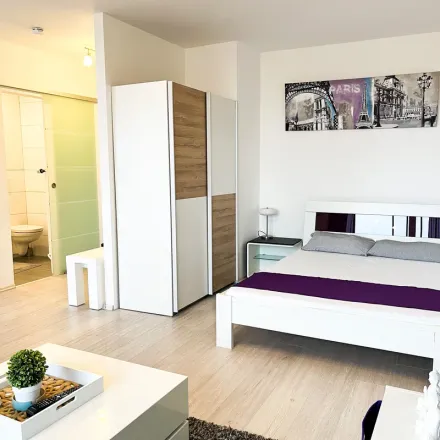 Rent this 1 bed apartment on Seilerstraße 10-12 in 60313 Frankfurt, Germany