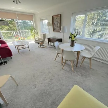 Image 2 - Dolphin Court, Tower Road, Bournemouth, BH13 6HX, United Kingdom - Apartment for sale