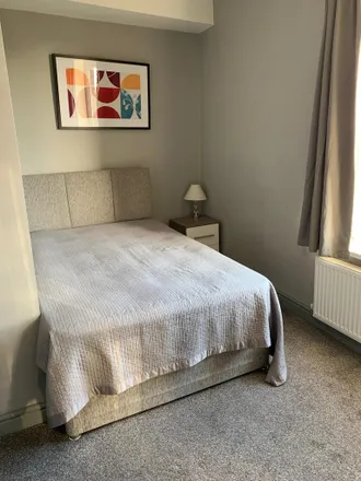 Image 6 - Hornby Mews, Barnsley, S70 4BX, United Kingdom - Room for rent