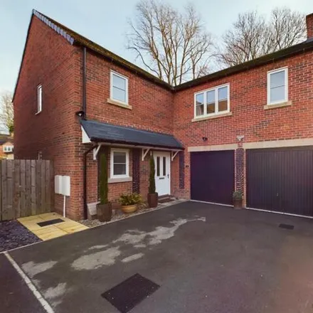 Buy this 5 bed house on Fox Close in Driffield, YO25 5BU