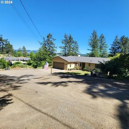 Image 2 - 1044 E Sixth Ave, Sutherlin, Oregon, 97479 - House for sale