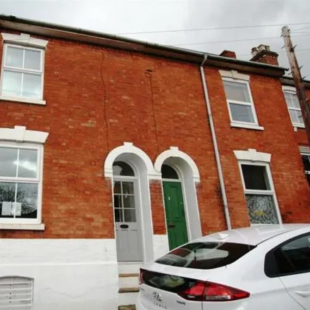 Rent this 2 bed townhouse on Cole Hill in Worcester, WR5 1DG