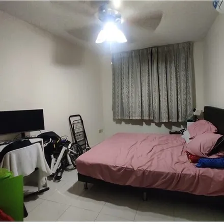 Rent this 1 bed room on Blk 475 in Fajar, Bukit Panjang Park Connector