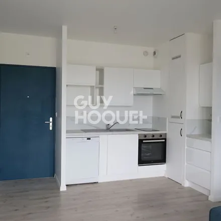 Rent this 2 bed apartment on BNP Paribas in Place Barentin, 17000 La Rochelle