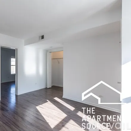 Image 8 - 925 W Carmen Ave, Unit 5D - Apartment for rent