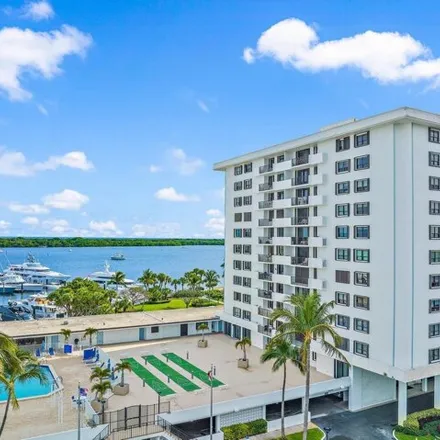 Buy this 1 bed condo on Lakeshore Drive in North Palm Beach, FL 33408