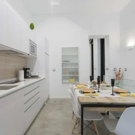 Image 4 - Plaza de San Ildefonso, 28004 Madrid, Spain - Apartment for rent